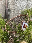 Miedziana Bransoletka „Szkarłatna Baśń” – Botaniczny Amulet z Płatkiem Róży