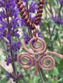 Miedziany Wisior Triskelion – Celtycka Spirala Życia