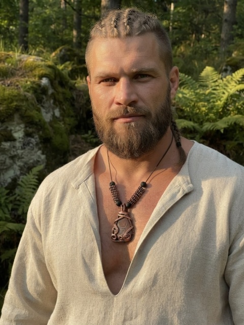 Masywny Amulet ze Znakiem Welesa i Lawą Wulkaniczną – Oksydowana Miedź, Styl Słowiański